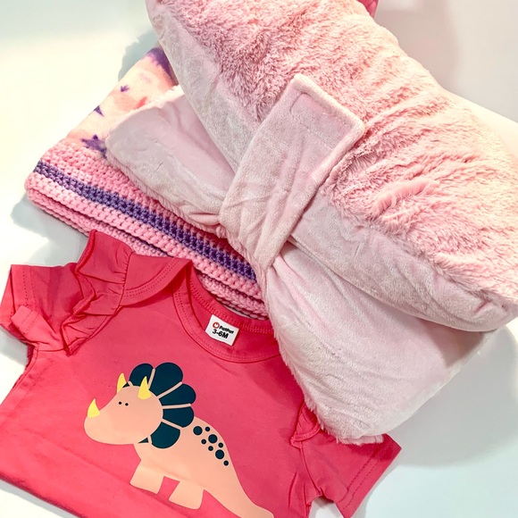 Pink Dinosaur Ceratops Crochet Baby Blanket 3 Piece Gift Set - Picture 7 of 9